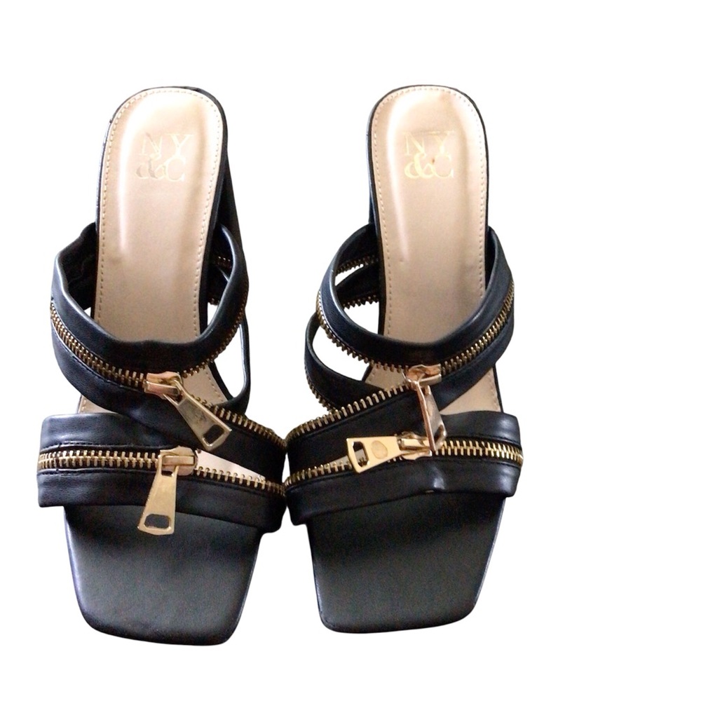 New York & Company Women's Black and Gold zipper heel size 6